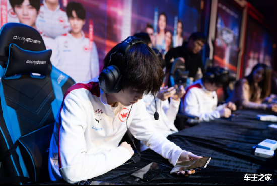 AL官方祝Hope24岁生日快乐：希望未来旅途耀眼！