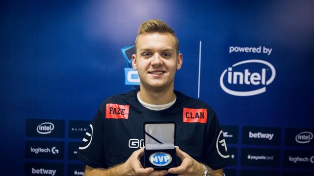 S1mple将在2025年StarLadder布达佩斯Major决赛前与TACO进行一场表演赛